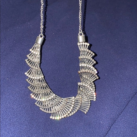 Necklace (statement) - Picture 1 of 3